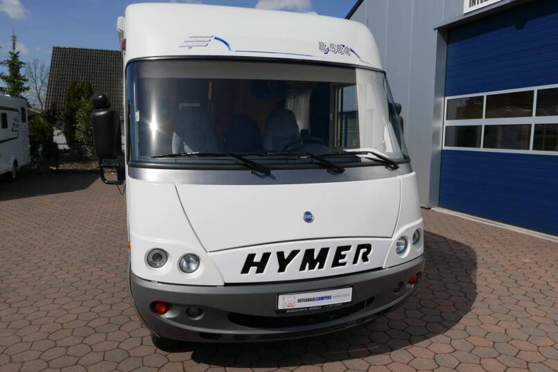 Hymer B 584 compacte 3 pers. met een ruime barzit indeling. 2