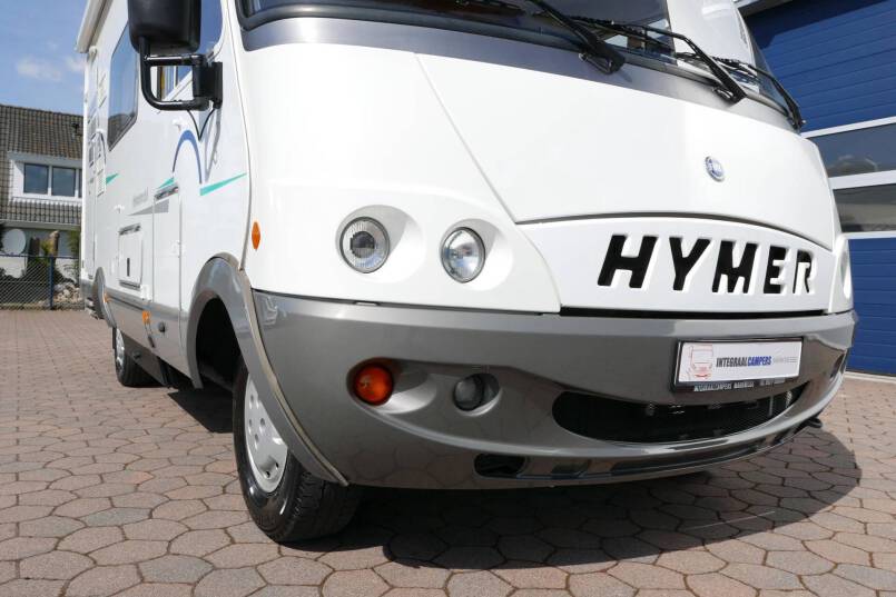 Hymer B 584 compacte 3 pers. met een ruime barzit indeling. 7