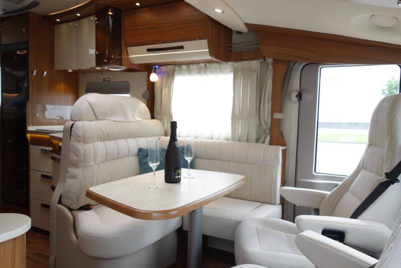 Hymer B 568 PL AUTOMAAT, PremiumLine, 2 aparte bedden, grote garage 21