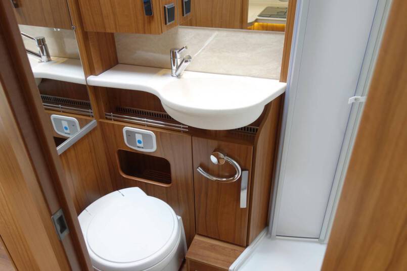 Hymer B 568 PL AUTOMAAT, PremiumLine, 2 aparte bedden, grote garage 37