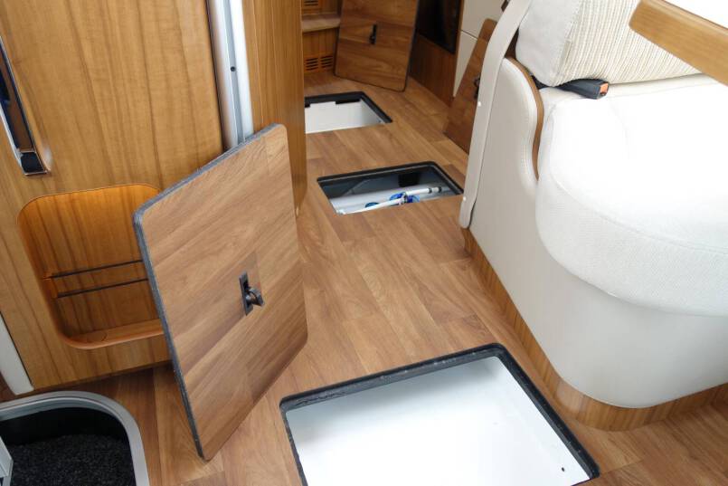 Hymer B 568 PL AUTOMAAT, PremiumLine, 2 aparte bedden, grote garage 39