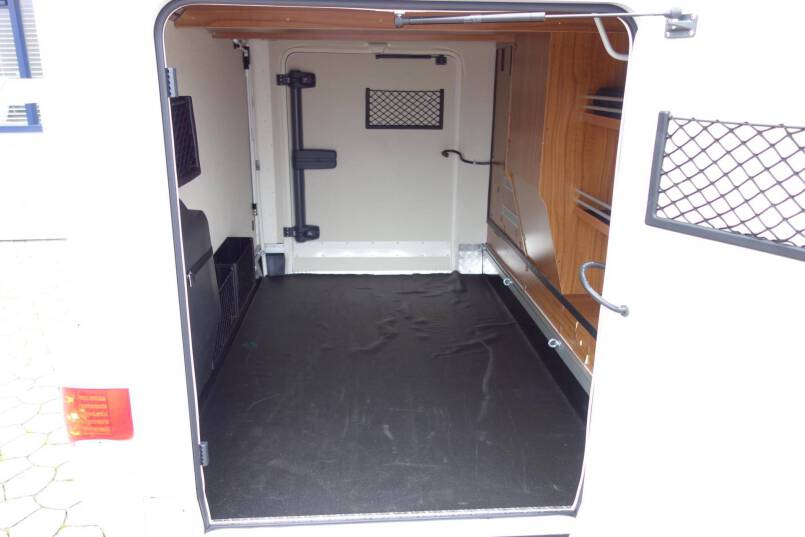 Hymer B 568 PL AUTOMAAT, PremiumLine, 2 aparte bedden, grote garage 8