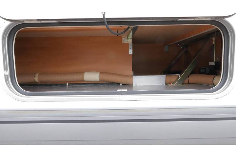 Hymer B 654 AUTOMAAT, Frans bed, bovenkastjes, airco 15