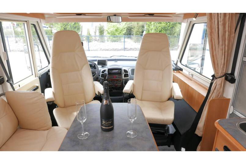 Hymer B 654 AUTOMAAT, Frans bed, bovenkastjes, airco 20