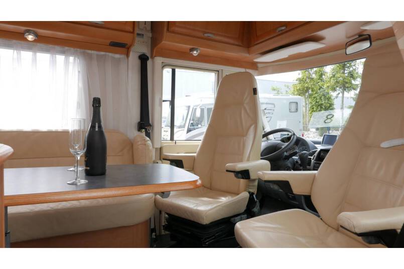 Hymer B 654 AUTOMAAT, Frans bed, bovenkastjes, airco 21