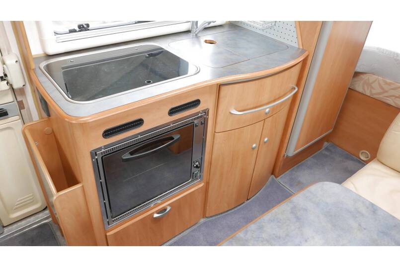 Hymer B 654 AUTOMAAT, Frans bed, bovenkastjes, airco 25