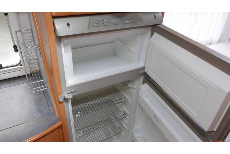 Hymer B 654 AUTOMAAT, Frans bed, bovenkastjes, airco 28