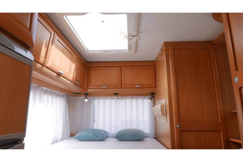 Hymer B 654 AUTOMAAT, Frans bed, bovenkastjes, airco 30