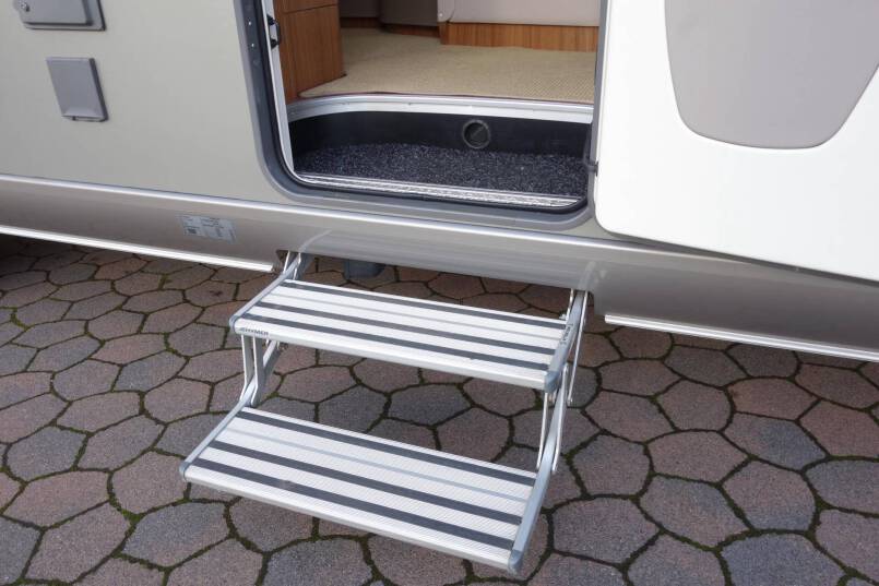 Hymer B 704 PL 3.0 177 pk PremiumLine, Serra Grijs, 2 aparte bedden 15