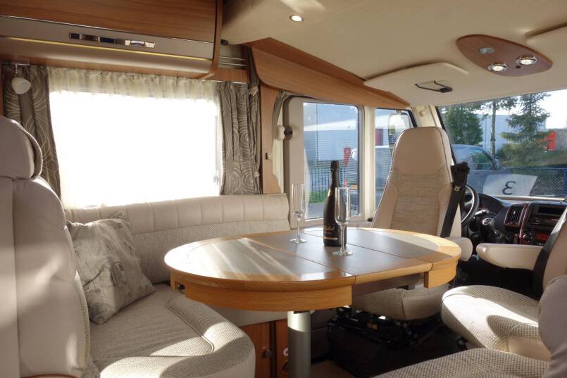 Hymer B 704 PL 3.0 177 pk PremiumLine, Serra Grijs, 2 aparte bedden 23