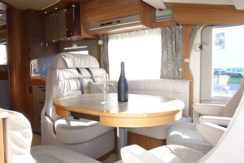 Hymer B 704 PL 3.0 177 pk PremiumLine, Serra Grijs, 2 aparte bedden 24