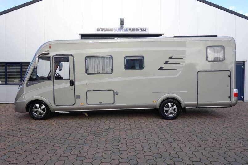 Hymer B 704 PL 3.0 177 pk PremiumLine, Serra Grijs, 2 aparte bedden 2
