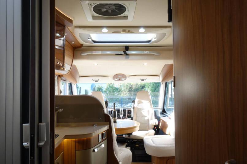 Hymer B 704 PL 3.0 177 pk PremiumLine, Serra Grijs, 2 aparte bedden 40