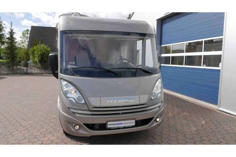 Hymer Exsis I 588 AUTOMAAT, 150 pk, Serra Grijs, compact met 2 aparte bedden 1