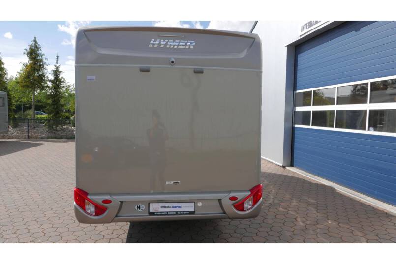 Hymer Exsis I 588 AUTOMAAT, 150 pk, Serra Grijs, compact met 2 aparte bedden 3
