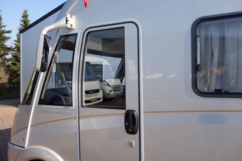 Hymer B 674 SL Star Edition 3.0 jet 177 PK AUTOMAAT, Champagne, 2 aparte bedden, 10