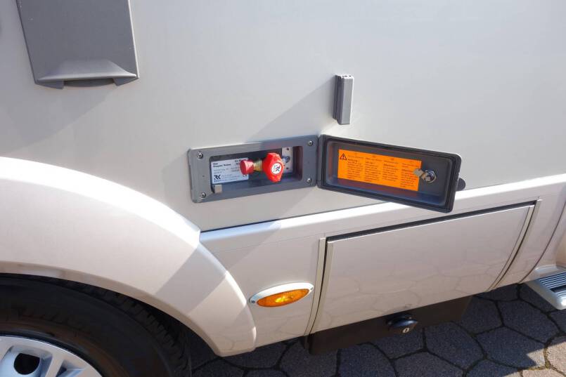 Hymer B 674 SL Star Edition 3.0 jet 177 PK AUTOMAAT, Champagne, 2 aparte bedden, 15