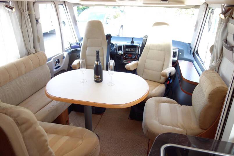 Hymer B 674 SL Star Edition 3.0 jet 177 PK AUTOMAAT, Champagne, 2 aparte bedden, 23