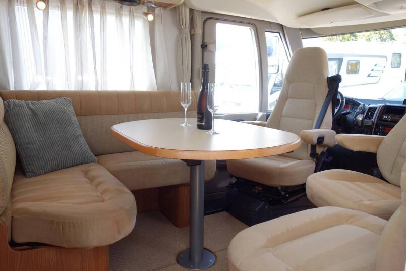 Hymer B 674 SL Star Edition 3.0 jet 177 PK AUTOMAAT, Champagne, 2 aparte bedden, 24