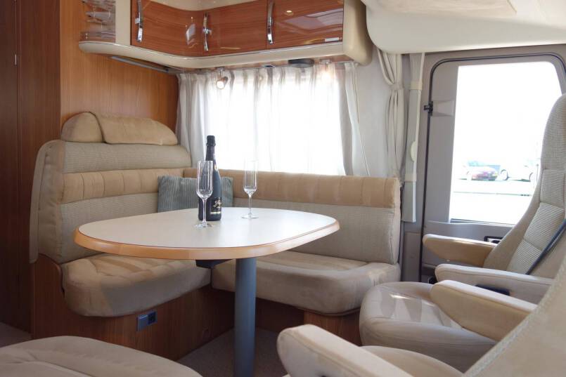Hymer B 674 SL Star Edition 3.0 jet 177 PK AUTOMAAT, Champagne, 2 aparte bedden, 25
