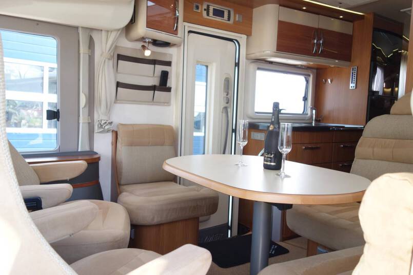 Hymer B 674 SL Star Edition 3.0 jet 177 PK AUTOMAAT, Champagne, 2 aparte bedden, 26