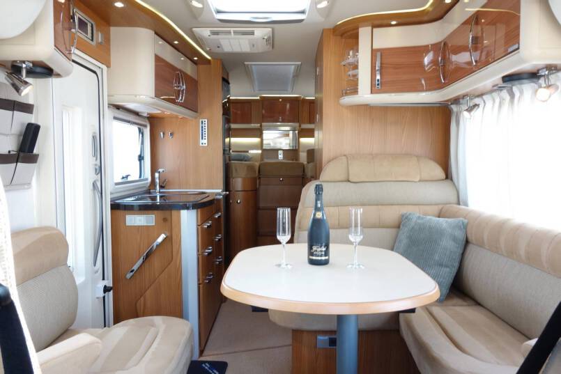 Hymer B 674 SL Star Edition 3.0 jet 177 PK AUTOMAAT, Champagne, 2 aparte bedden, 28