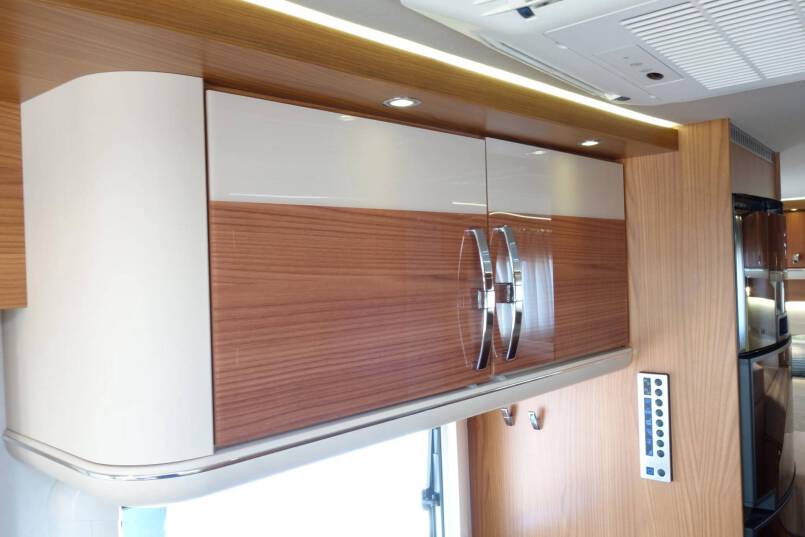 Hymer B 674 SL Star Edition 3.0 jet 177 PK AUTOMAAT, Champagne, 2 aparte bedden, 32