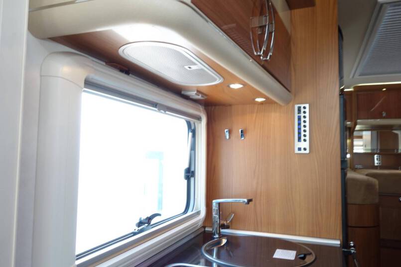 Hymer B 674 SL Star Edition 3.0 jet 177 PK AUTOMAAT, Champagne, 2 aparte bedden, 33