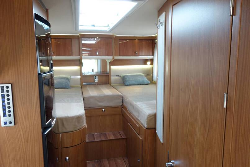 Hymer B 674 SL Star Edition 3.0 jet 177 PK AUTOMAAT, Champagne, 2 aparte bedden, 36