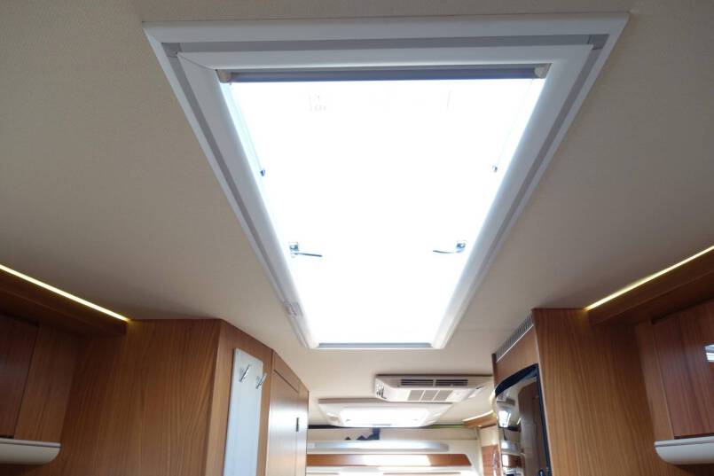 Hymer B 674 SL Star Edition 3.0 jet 177 PK AUTOMAAT, Champagne, 2 aparte bedden, 43