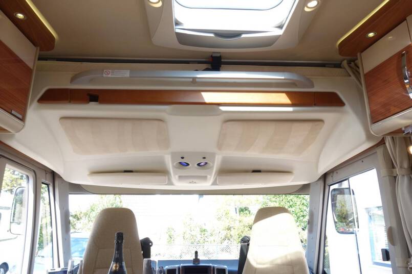 Hymer B 674 SL Star Edition 3.0 jet 177 PK AUTOMAAT, Champagne, 2 aparte bedden, 48