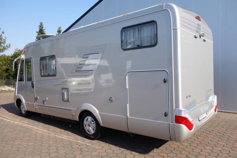 Hymer B 674 SL Star Edition 3.0 jet 177 PK AUTOMAAT, Champagne, 2 aparte bedden, 5