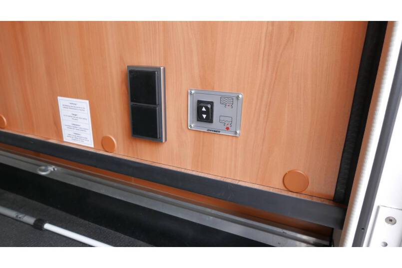 Hymer T 588 SL AUTOMAAT, 180 pk half integraal, enkele bedden 14