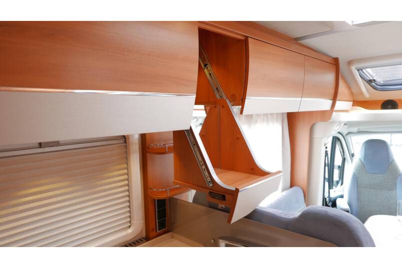 Hymer T 588 SL AUTOMAAT, 180 pk half integraal, enkele bedden 27