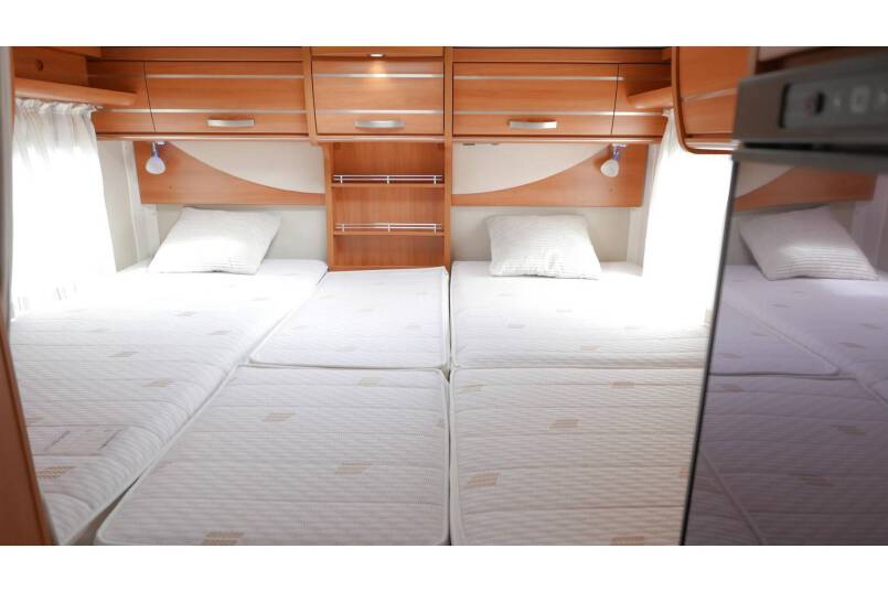 Hymer T 588 SL AUTOMAAT, 180 pk half integraal, enkele bedden 29