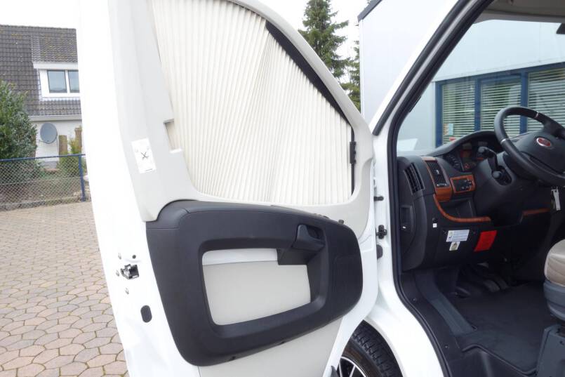 Hymer Exsis T 588 AUTOMAAT, 150 pk, compact met 2 aparte bedden 11
