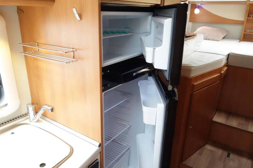 Hymer Exsis T 588 AUTOMAAT, 150 pk, compact met 2 aparte bedden 28
