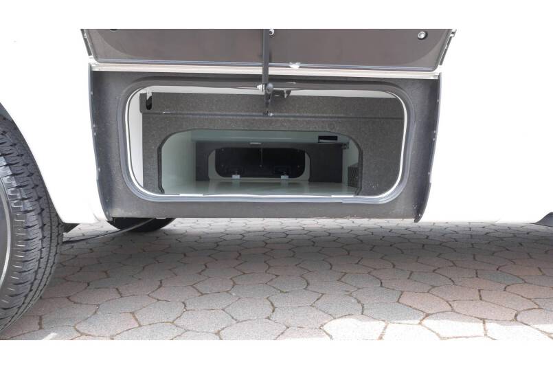 Hymer B 704 SL SupremeLine AUTOMAAT, 180 pk, 2 aparte bedden 11