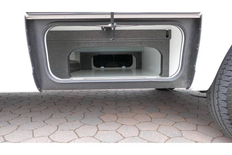 Hymer B 704 SL SupremeLine AUTOMAAT, 180 pk, 2 aparte bedden 12