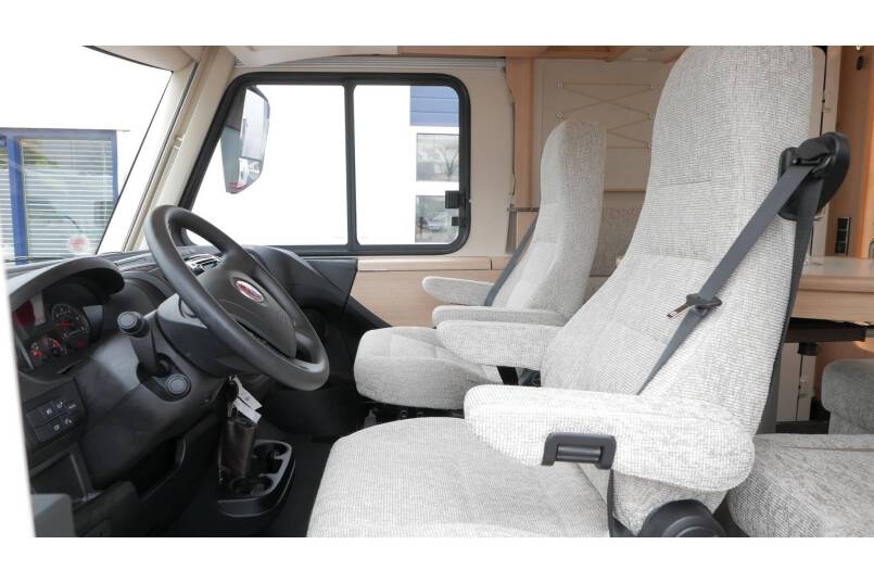 Hymer B 704 SL SupremeLine AUTOMAAT, 180 pk, 2 aparte bedden 18