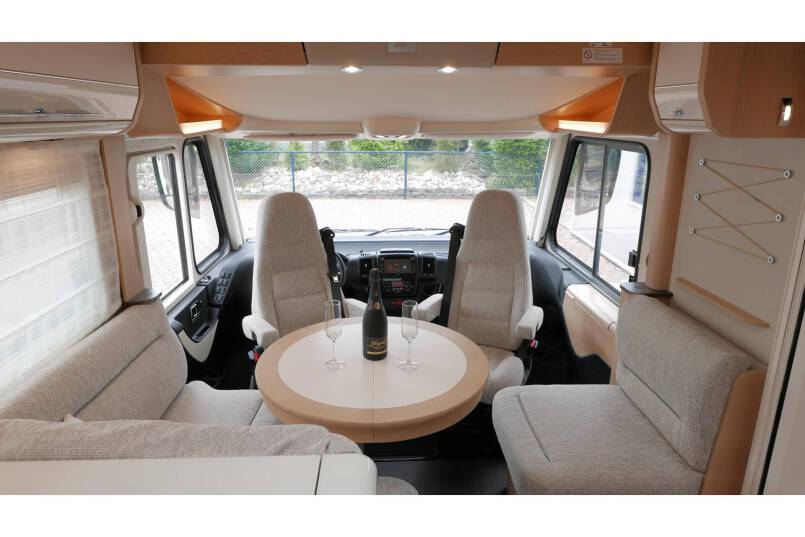 Hymer B 704 SL SupremeLine AUTOMAAT, 180 pk, 2 aparte bedden 24