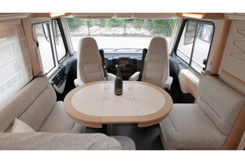 Hymer B 704 SL SupremeLine AUTOMAAT, 180 pk, 2 aparte bedden 25