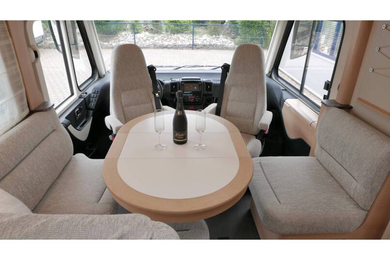 Hymer B 704 SL SupremeLine AUTOMAAT, 180 pk, 2 aparte bedden 26