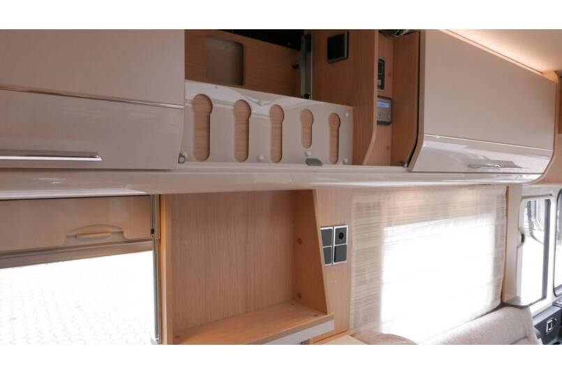 Hymer B 704 SL SupremeLine AUTOMAAT, 180 pk, 2 aparte bedden 37