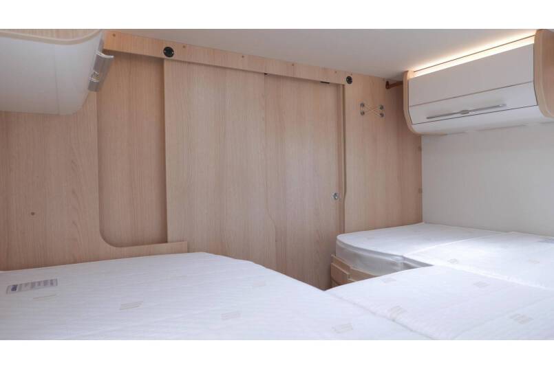 Hymer B 704 SL SupremeLine AUTOMAAT, 180 pk, 2 aparte bedden 41