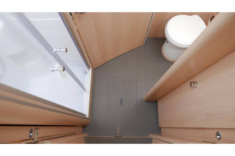Hymer B 704 SL SupremeLine AUTOMAAT, 180 pk, 2 aparte bedden 44