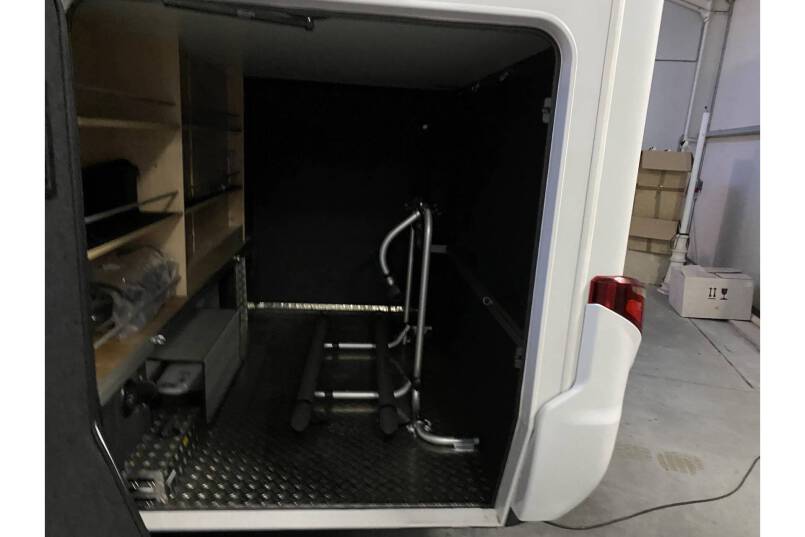 Hymer BMC I 680 9 G AUTOMAAT, bovenkastjes cabine 13