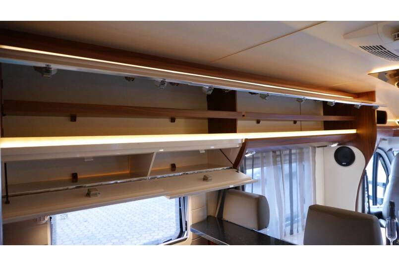 Hobby Premium 65 FL 2 x airco, 2 x zonnepaneel, automatische schotel 30
