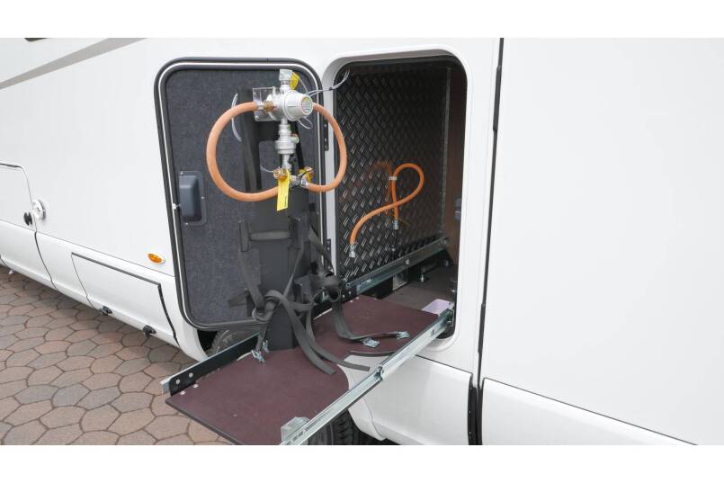 Hymer B 704 SL SupremeLine AUTOMAAT, 180 pk, 2 aparte bedden 11