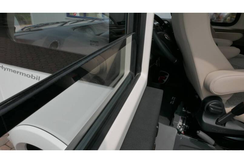 Hymer B 704 SL SupremeLine AUTOMAAT, 180 pk, 2 aparte bedden 16